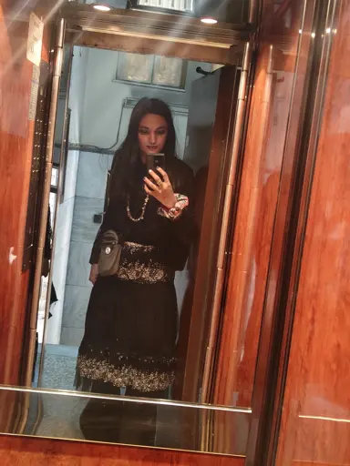 A human being using the elevator to have her diva phase (this was day 1 of hrt)
